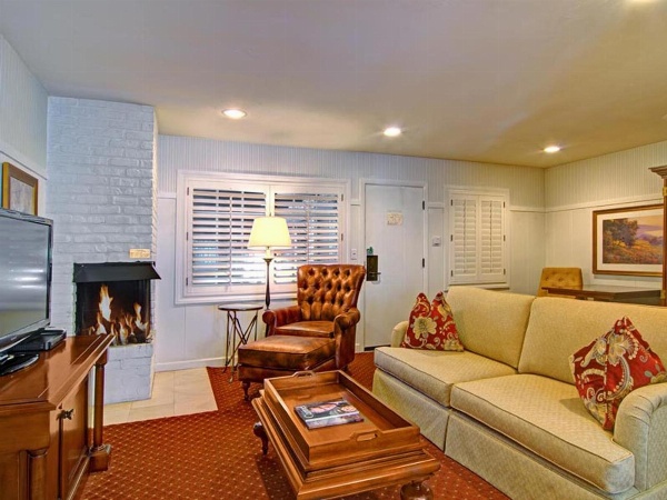 Wayside Inn Main image